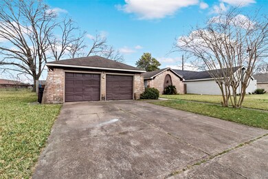 5414 Arncliffe Dr, Houston, TX 77088 - photo 2