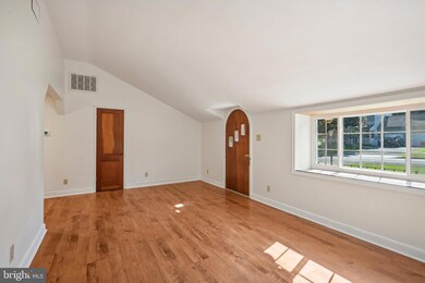 805 Glenwood St, Emmaus, PA 18049 - photo 4
