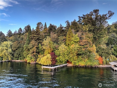 2425 Evergreen Point Rd, Medina, WA 98039 - photo 3