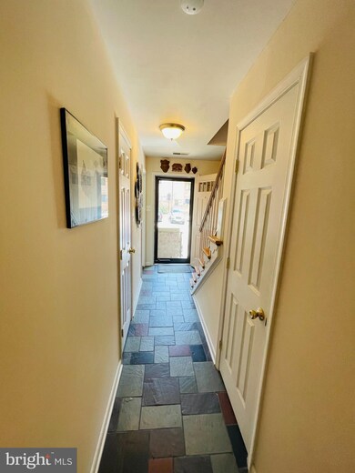 3828A Steppes Ct, Falls Church, VA 22041 - photo 7