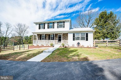 6910 Stratford Dr, Sykesville, MD 21784 - photo 2