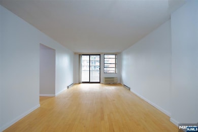 200 Division St unit 3F, Cliffside Park, NJ 07010 - photo 7