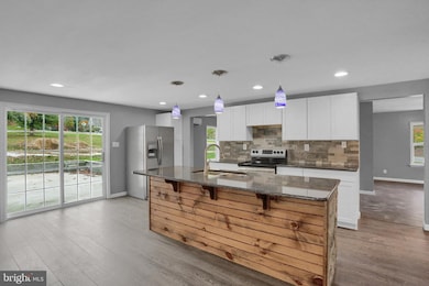 2706 Paper Mill Rd, Phoenix, MD 21131 - photo 2