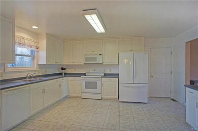 1032 Red Maple Ln, Stroudsburg, PA 18360 - photo 3