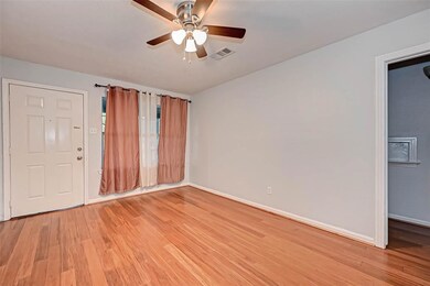 7028 Saint Augustine St, Houston, TX 77021 - photo 3