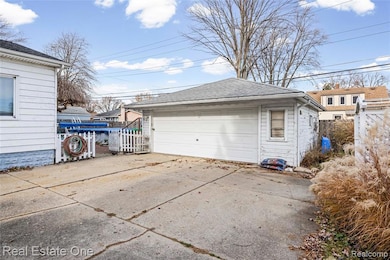 22915 E 13 Mile Rd Mile Rd, St. Clair Shores, MI 48082 - photo 3