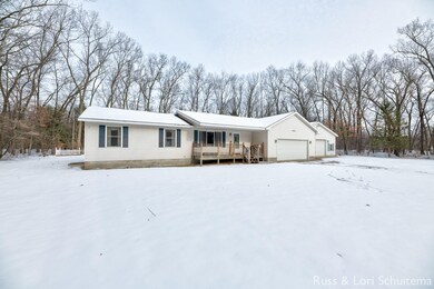 5560ESummitExterior-5