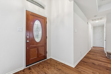 1306 Dahlia Dr, Grand Prairie, TX 75052 - photo 4