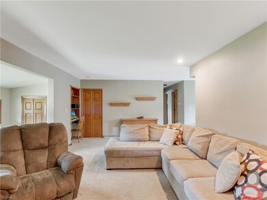 1648 Wilsonway Dr, Barberton, OH 44203 - photo 7