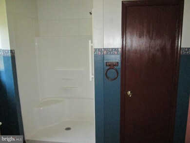 255 Knoxville Rd, Knoxville, MD 21758 - photo 5