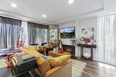 6-web-or-mls-15500-tustin-village-way-ap