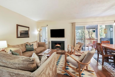 9018 S Pointe Ridge Ln unit WR10, Bloomington, IN 47401 - photo 7