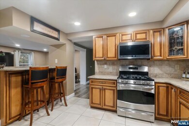 239 Lexington Ave unit 241, Paterson, NJ 07502 - photo 6