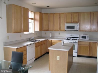 7624 Chesterfield Way, Rosedale, MD 21237 - photo 3