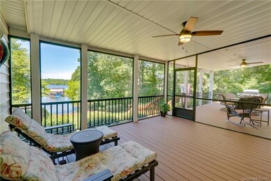 If you prefer screened-in lounging, it's covered!