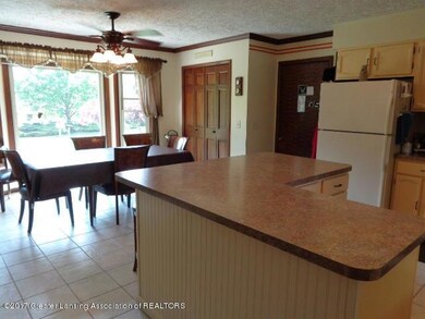 6403 E Millsborough Cir, Lansing, MI 48917 - photo 5