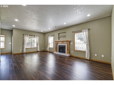 2425 11th Ave, Forest Grove, OR 97116 - photo 6