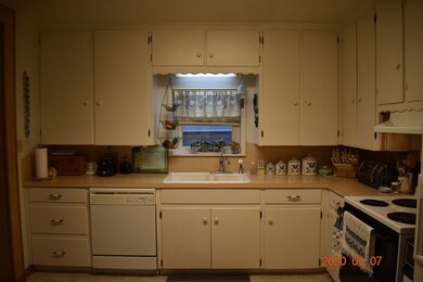 2204 Mary St, Bay City, TX 77414 - photo 2