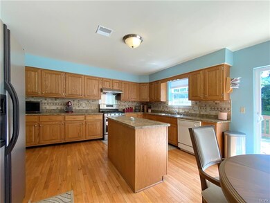 7080 Hearth Ln, Macungie, PA 18062 - photo 6