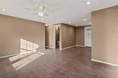 526 Blue Jay Ct, Granbury, TX 76049 - photo 5