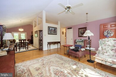 198 Greenbriar Cir, Cross Junction, VA 22625 - photo 6