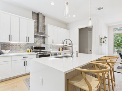 3002 Sunridge Dr, Austin, TX 78741 - photo 6