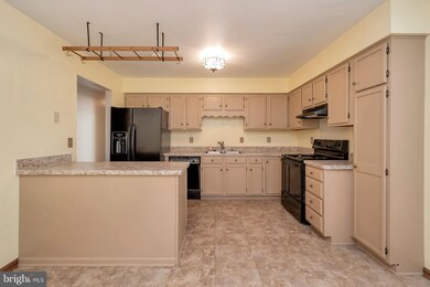 11808 Clarence Dr, Fredericksburg, VA 22407 - photo 4