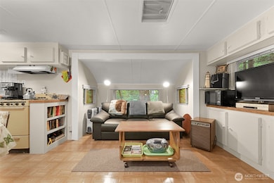 1107 Birch Ln, Maple Falls, WA 98266 - photo 2