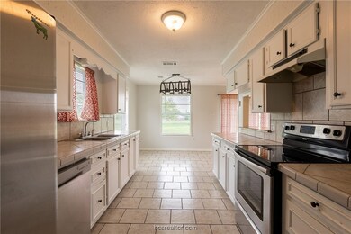 9812 Runaway Rd, College Station, TX 77845 - photo 5