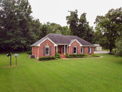 1215 Bethlehem Church Rd, Shelbyville, TN 37160 - photo 2