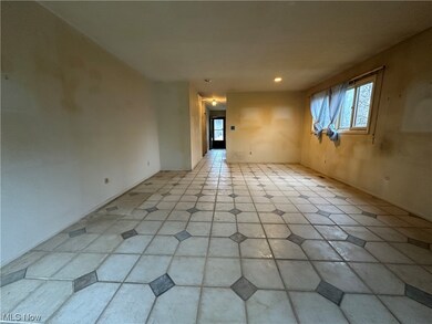 2485 Euclid Heights Blvd, Cleveland Heights, OH 44106 - photo 6