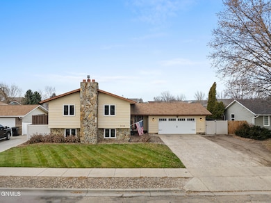 2309 14th Ave W, Williston, ND 58801 - photo 3