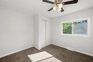 3310 Chambord Ln, Hazel Crest, IL 60429 - photo 3