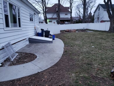 69 Middlebury St, Lawrence, MA 01841 - photo 4