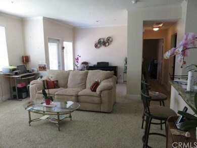 Bright and Spacious Living Room.