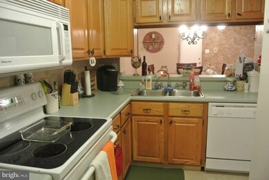 200 Oak Leaf Cir unit A, Abingdon, MD 21009 - photo 3