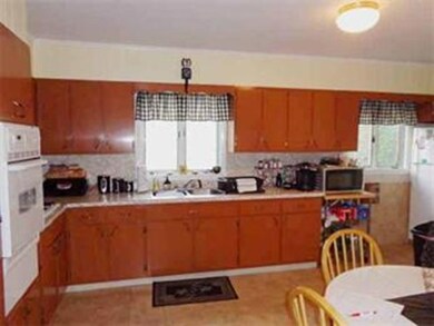 52 Garfield Ave, Medford, MA 02155 - photo 7