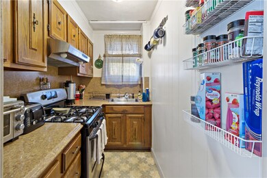 156 Sabin St, Pawtucket, RI 02860 - photo 4