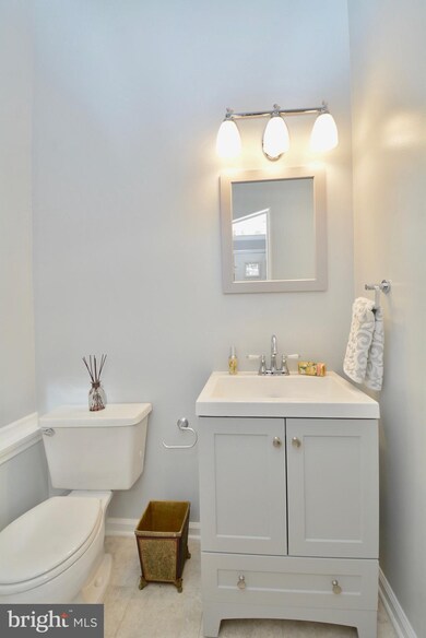 6310 Lightburn Ct, Centreville, VA 20121 - photo 4