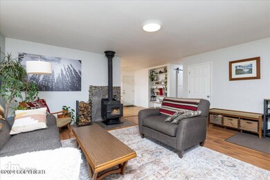 06-Living Room 20240516-DW-2042
