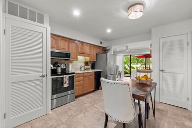Another angle showing the space for a breakfast ta