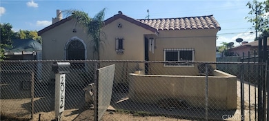 2062 E Hatchway St, Compton, CA 90222 - photo 4