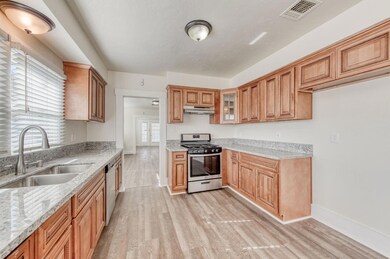 1450 N Wilson Ave, Fresno, CA 93728 - photo 4