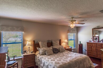 Bright and spacious Master Bed
