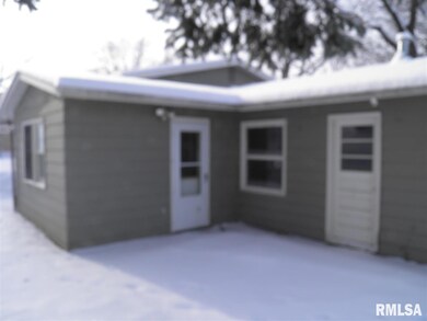 43 Parklane Cir, Bettendorf, IA 52722 - photo 2