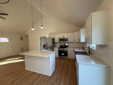 153 Walnut St, Kilmarnock, VA 22482 - photo 6