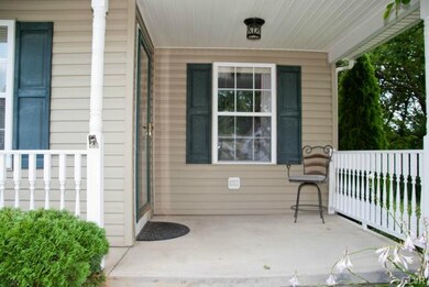 125 Crown Dr, Easton, PA 18040 - photo 2