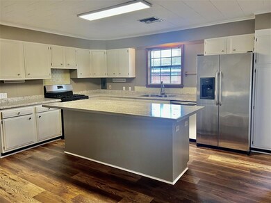 108 W 15th St, Lake Charles, LA 70601 - photo 5