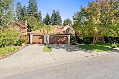 841 E Country View Cir, Fresno, CA 93730 - photo 4