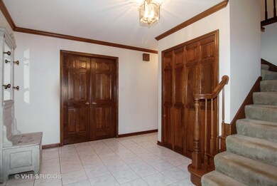 808 Biltmore Ct, Naperville, IL 60563 - photo 2